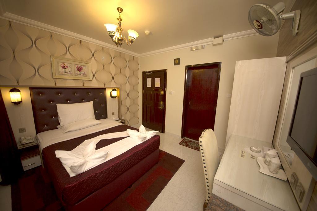 Sutchi Hotel Dubai Exterior photo