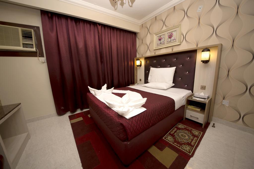 Sutchi Hotel Dubai Exterior photo