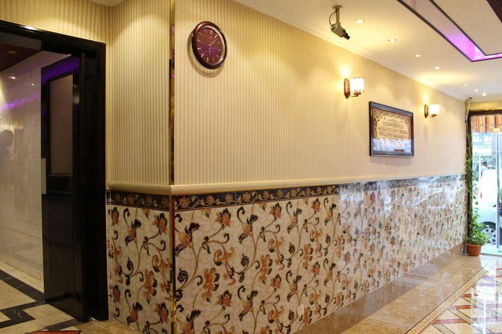 Sutchi Hotel Dubai Exterior photo