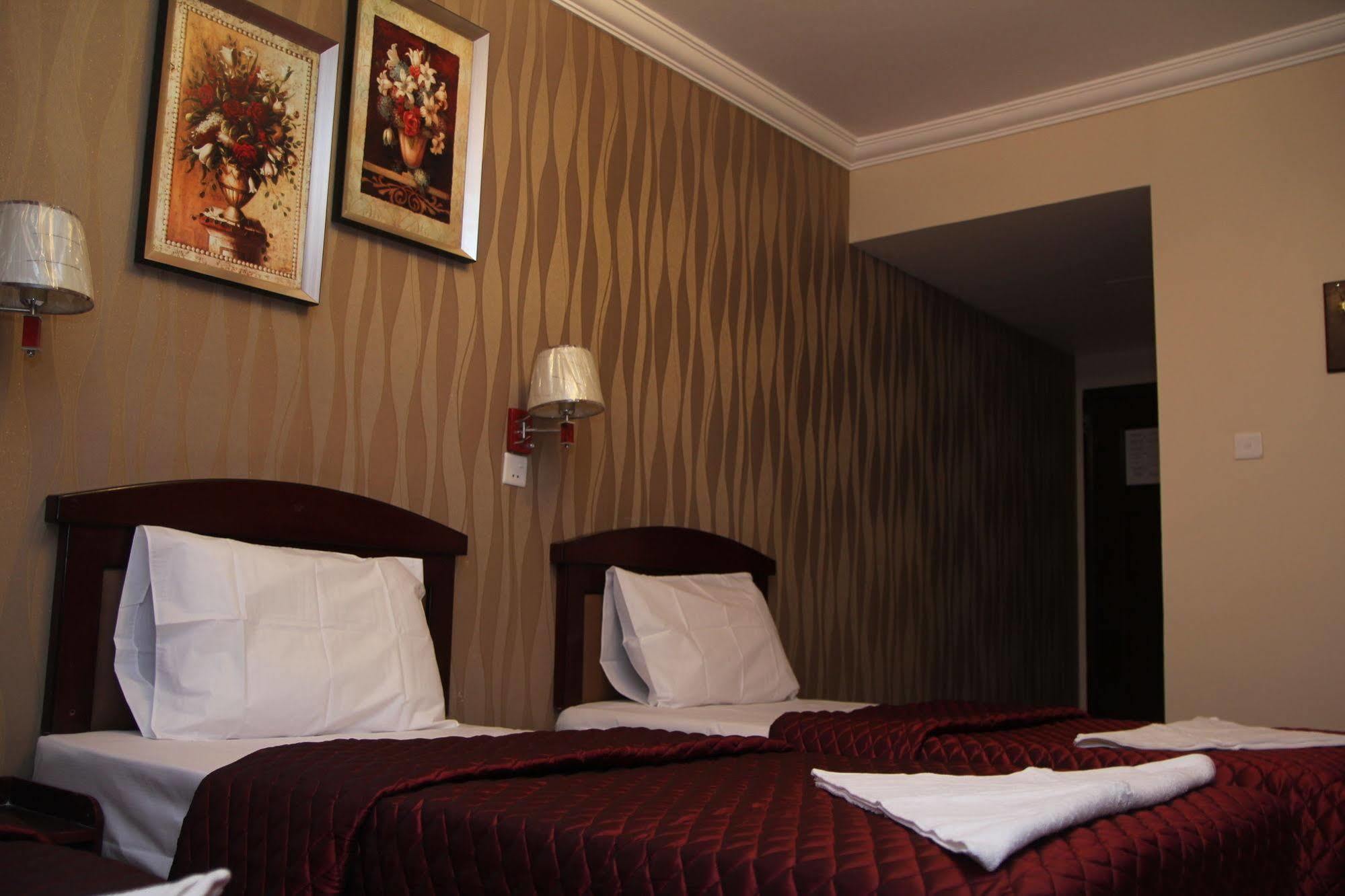 Sutchi Hotel Dubai Exterior photo