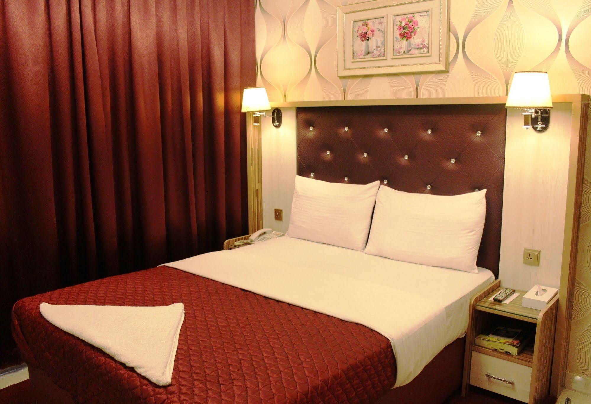 Sutchi Hotel Dubai Exterior photo